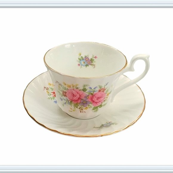 Royal Sutherland Tea Cup Saucer Set Floral Motif Fine Bone China Made in England - Picture 1 of 12